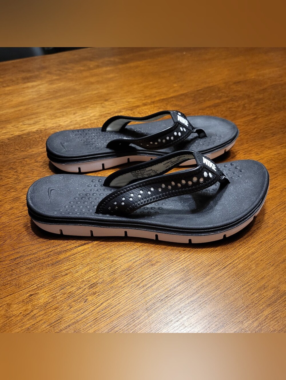 Nike Flex Women Black and White Flip Flop Sandals
